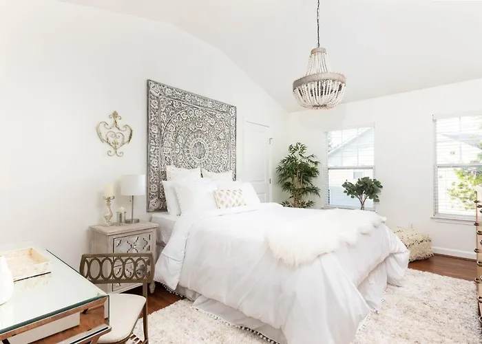 Relax In Style Near The Heart Of Music City